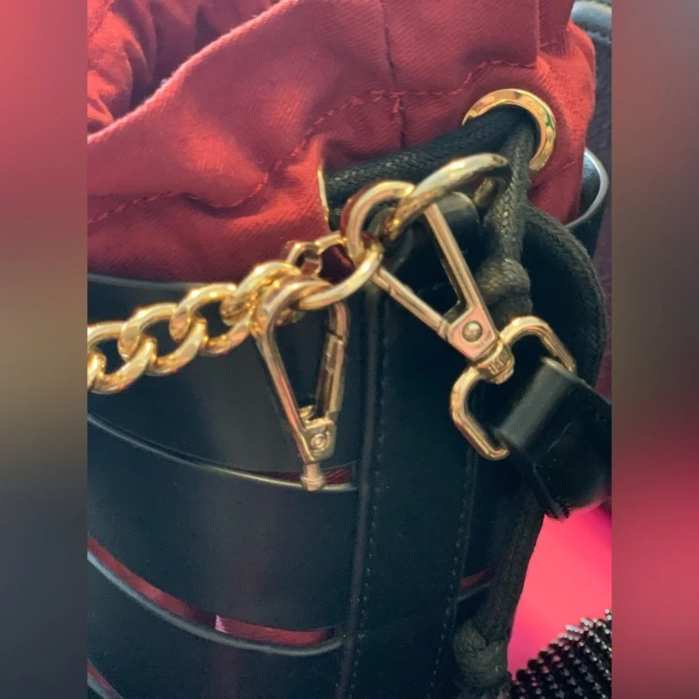 Unknown Elegant Black Bucket Bag with Gold Chain.   Contemporary Minimalism